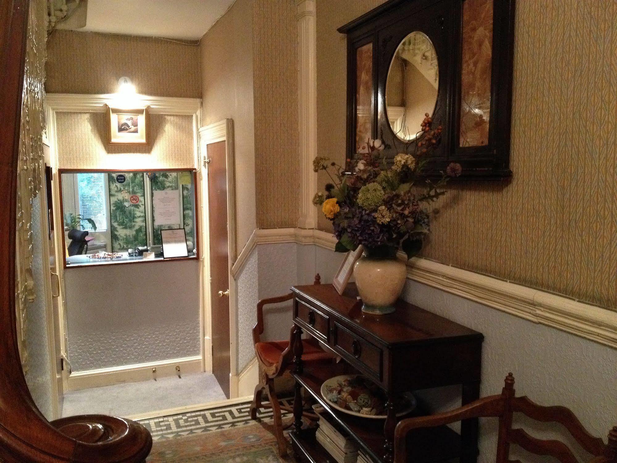 Merlyn Court Hotel Londra Exterior foto